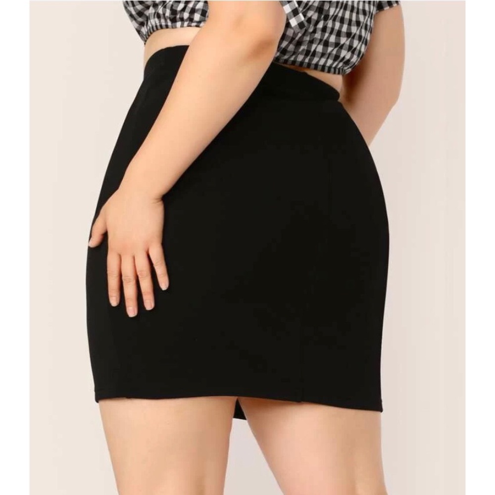 Plus Mini Skirt - Picture 2 of 3